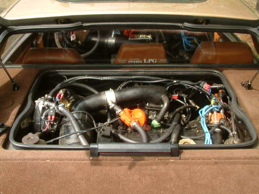 Matra_Murena_engine 2.2 op LPG.jpg