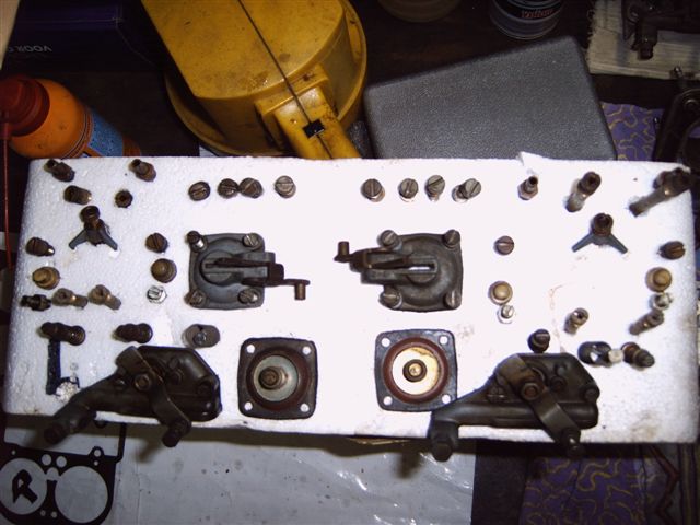 onderdelen carburators.JPG