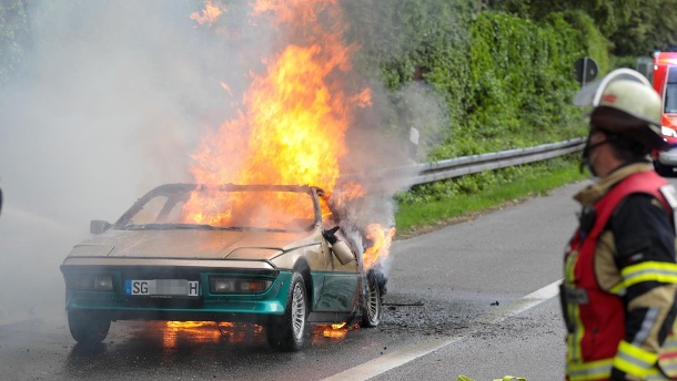 der-talbot-matra-in-flammen-das-auto-brannte-komplett-aus-.jpg